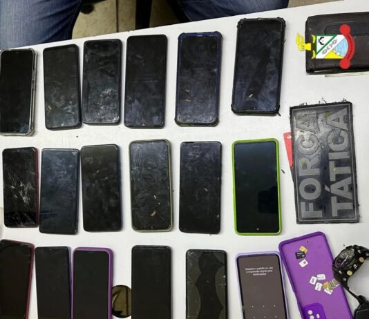 AÇÃO RÁPIDA: Força Tática recupera 18 celulares após arrastão em escola do Santa Delmira em Mossoró