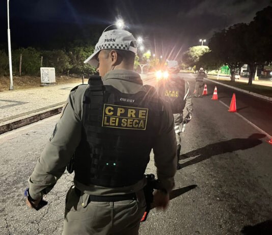 Lei Seca/CPRE prende três e autua outros onze por dirigirem embriagados na Zona Sul de Natal