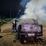 Bombeiros controlam incêndio em veículo durante a madrugada em Mossoró